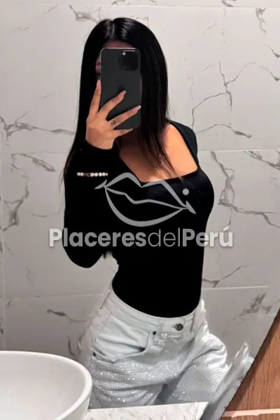 Andrea 990639437, putas en Surco