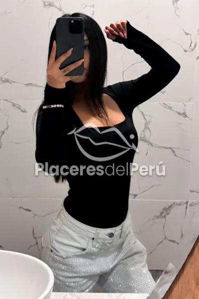 Andrea 990639437, putas en Surco